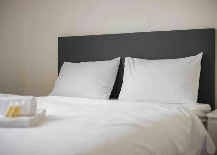 Urban Oasis With Queen Bed And View Be-33