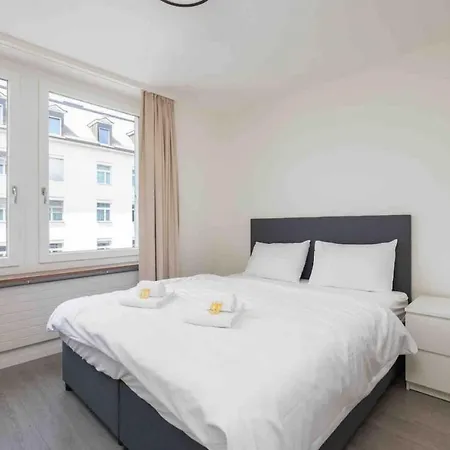 Urban Oasis With Queen Bed And View Be-33 Цюрих