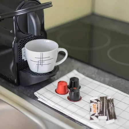 Διαμέρισμα Urban Oasis With Queen Bed And View Be-33