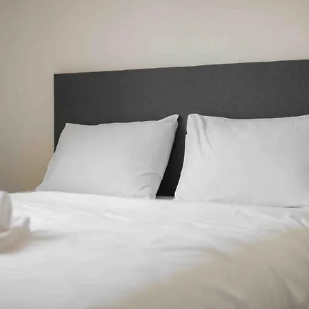 Urban Oasis With Queen Bed And View Be-33